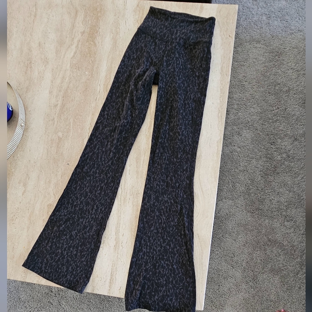 Lululemon Black Camouflage Leggings